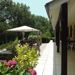  Couette-café La Pierre Plantee France
